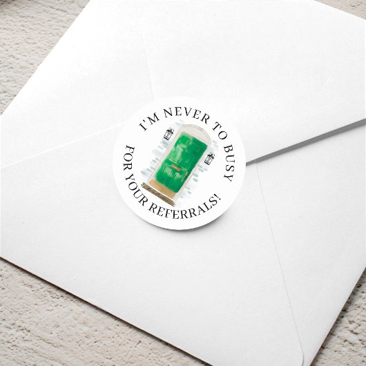 Verweis auf die Vordertür des grünen Anwesens Runder Aufkleber