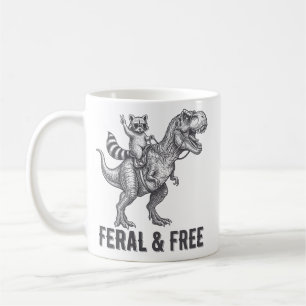 Verwilderter und freier Waschbär reitet einen T-Re Kaffeetasse