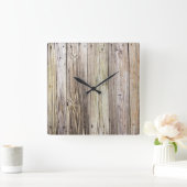 Verwitterte Holzkartentafeln mit rustikalem Appell Quadratische Wanduhr (Zuhause)