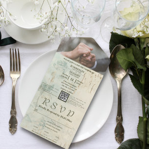 Verwitterte Textur mit floralen Hinweisen QR-Code All In One Einladung