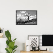 Verwitterter Baum (grenzt) Poster (Heimbüro)
