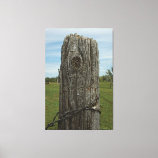 Verwitterter Sod Zuhause Fence Post - Wild Places Leinwanddruck