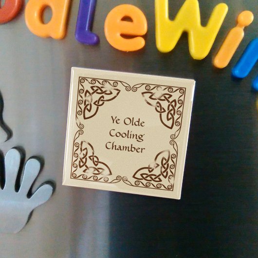 Verwittertes braunes keltisches Knot-Tribal-Grenzd Magnet