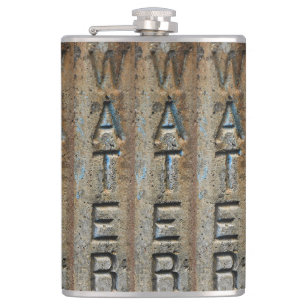 Verwittertes "Wasser"  Flachmann