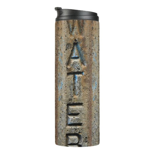 Verwittertes "Wasser" Thermosbecher (Nach rechts gedreht)