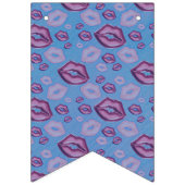 Very Periwinkle Kisses Lips in Shades of Lila Wimpelkette (Zweite Fahne)