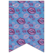 Very Periwinkle Kisses Lips in Shades of Lila Wimpelkette (Dritte Fahne)