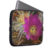 Verzauberte Blüte Laptopschutzhülle (Vorne Rechts)