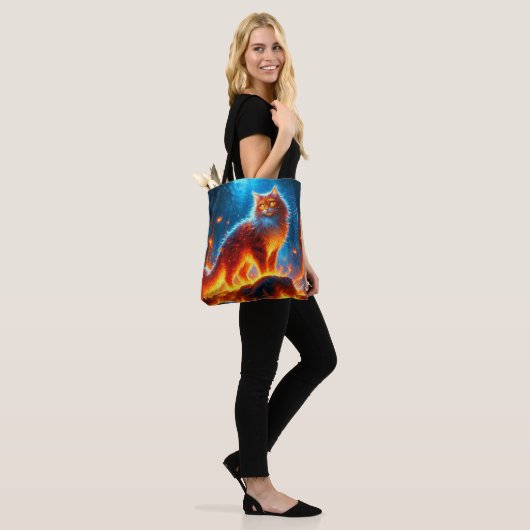 Verzauberte Feuerfeline Tasche (Am Model)