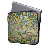 Verzauberte Passage: Pastelheimlich Garten Laptopschutzhülle (Vorderseite Links)