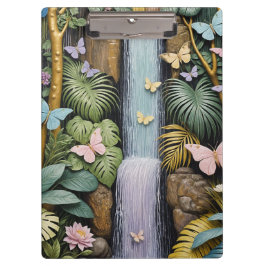 Verzauberte Wasserfall-Oase Klemmbrett