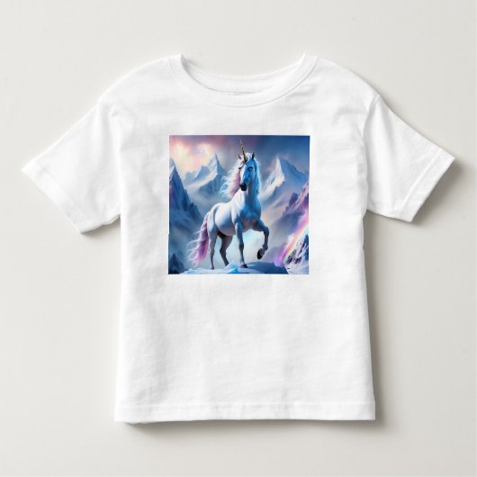 Verzaubertes Einhorn in einem Snowy Fantasy Poster Kleinkind T-shirt (Vorderseite)