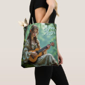 Verzaubertes Elfenmädchen spielt Ukulele Tasche (Von Nahem)