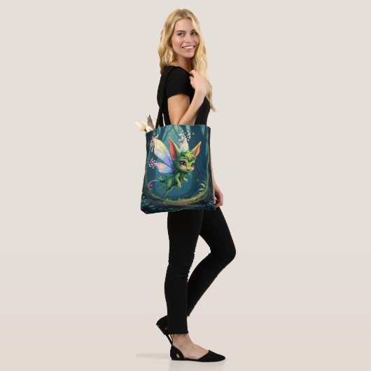 Verzaubertes Feenwesen – Magisches Wald-Sprite  Tasche (Am Model)