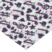 Verzerrtes Muster für musikalische Noten und Herz Tischdecke (Schrägansicht)