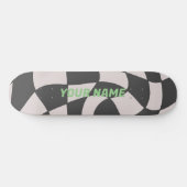 Verzerrtes Schwarz-Weiß-Karton Skateboard (Horizontal)