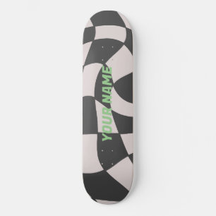 Verzerrtes Schwarz-Weiß-Karton Skateboard