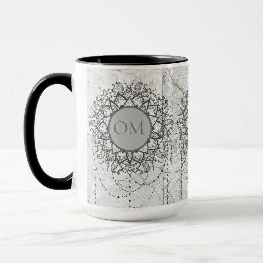 Verziert Lotus OM Mandala auf Silbermarmor Tasse (Links)
