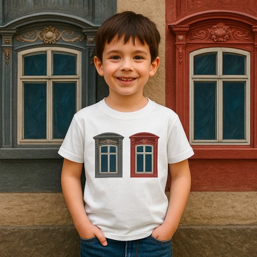 Verzierte Architektur des Europäischen Fensters T-Shirt