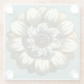 Verzierte Blumenmedaille über hellblauen Hintergru Glasuntersetzer (Rückseite)