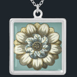 Verzierte Blumenmedaille über hellblauen Hintergru Versilberte Kette<br><div class="desc">Ein hellblauer Hintergrund dient als Akzent für dieses verzierte,  blumengeschmückte Gemälde von Vision Studio. Ebenen von Blätter vervielfachen die Schönheit der Blume und verleihen ihr eine lebensähnliche Qualität. Kaufen Sie es heute und lass es Blüte in Ihrer Zuhause!</div>