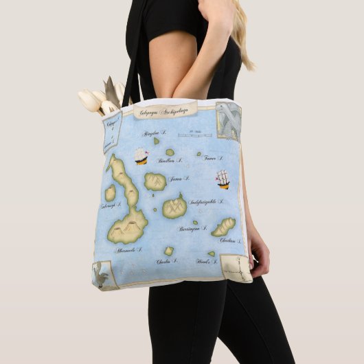 Verzierte Galapagos Archipel Karte mit Segelschiff Tasche (Von Nahem)