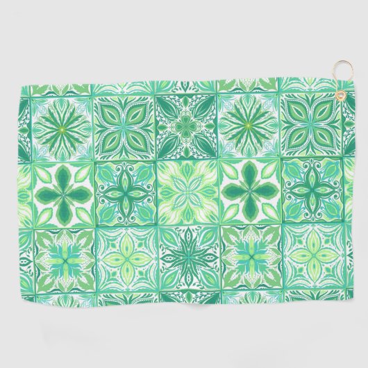 Verzierte grüne und weiße Fliesen Golfhandtuch (Horizontal)