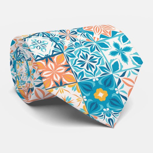 Verzierte Kacheln in Blau und Orange Krawatte (Gerollt)