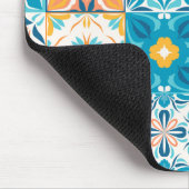 Verzierte Kacheln in Blau und Orange Mousepad (Ecke)