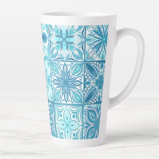 Verzierte Kacheln in Blau und Weiß Milchtasse (Rechts)