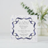 Verzierte Lila und silberne Post Hochzeit Einladung (Stehend Vorderseite)