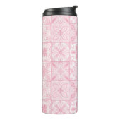 Verzierte rosa Fliesen Thermosbecher (Nach links gedreht)
