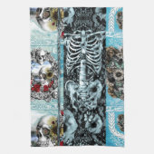Verzierte Schädelcollage Geschirrtuch (Vertikal)
