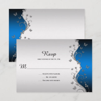 Verzierte Silberschmetterlinge auf blauer strahlen RSVP Karte