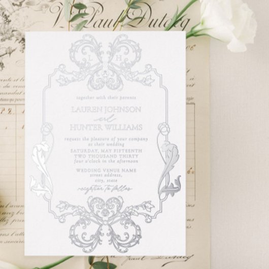 Verzierte Silver Floral Line Art Monogram Wedding Folieneinladung