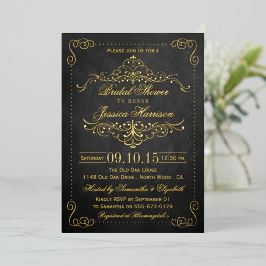 Verzierte Wirbel Chalkboard Brautparty Real Folieneinladung (Stehend vorne)