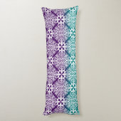 Verzierter Aquamariner Lila und weißer Damast Seitenschläferkissen (Rückseite (Vertikal))