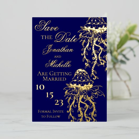 Verzierter Quallen-Goldstrand Save the Date Folieneinladung (Stehend vorne)