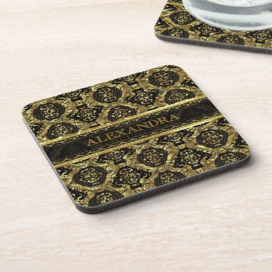 Verziertes Barockdesign-Monogramm aus Schwarz und  Untersetzer (Linke Seite)