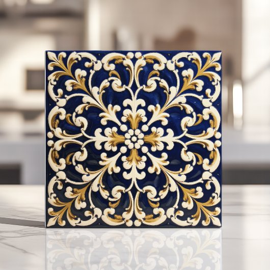 Verziertes Blau und Gold-Scrollwork Fliese