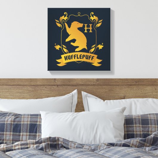 Verziertes HUFFLEPUFF™-Wappen Leinwanddruck (Insitu (Schlafzimmer))