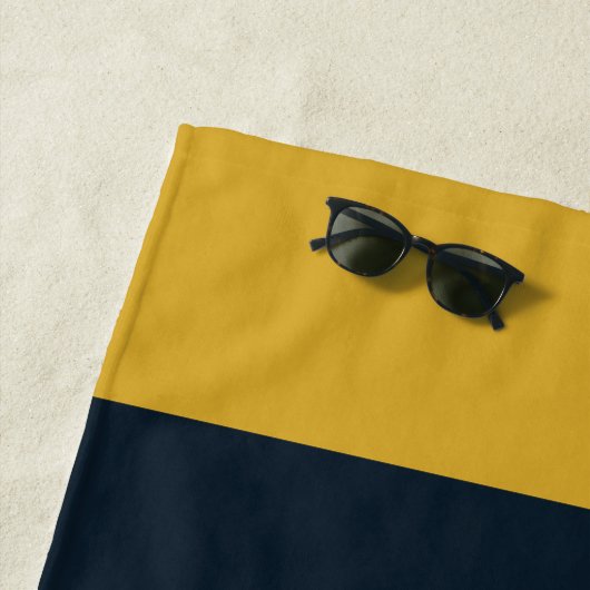 Verziertes HUFFLEPUFF™-Wappen Strandtuch (Beispiel)