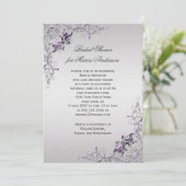 Verziertes Lila Silberblumen Wirbel Brautparty Einladung (Stehend Vorderseite)