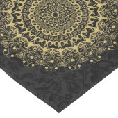 Verziertes Mandelmuster in Schwarz und Gold Großer Tischläufer (Ecke)