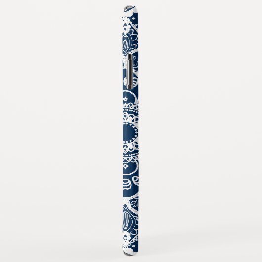 Verziertes weißes Mandala mit blauem Hintergrund Case-Mate iPhone Hülle (Hinten/Rechts)