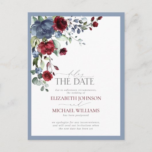Verzögern Sie die DateDusty Blue Burgundy Wedding Ankündigungspostkarte (Vorderseite)