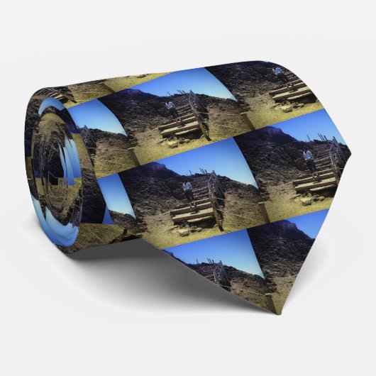 Vesuvius Krawatte (Gerollt)