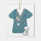 Vet Scrub-Ornament Keramikornament (Links)