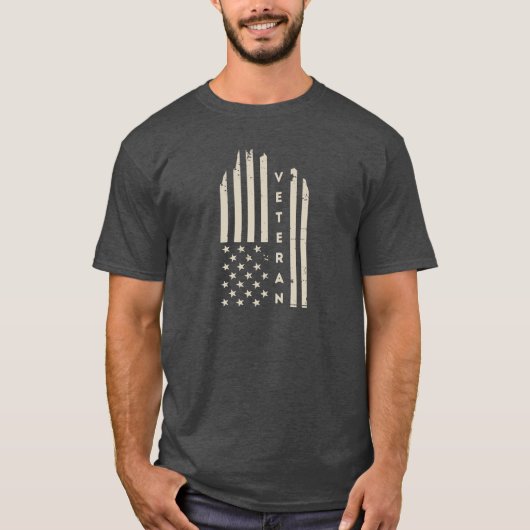 Veteran Day Patriotic Celebration Retro USA Flag T-Shirt (Vorderseite)
