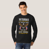 Veteran denkt nicht, weil meine Zeit Adler beendet T-Shirt (Vorne ganz)